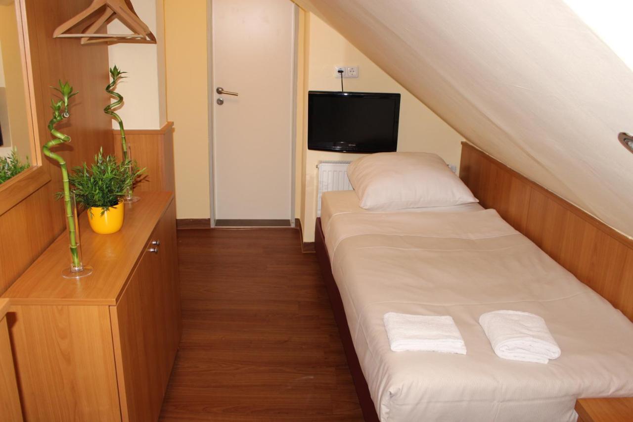 Habitación Doble Pequeña